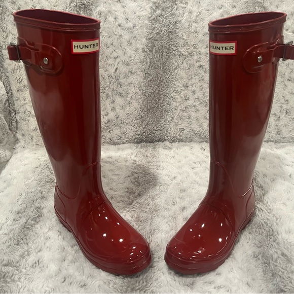 Red Hunter rain boots, size 6 - Picture 2 of 5